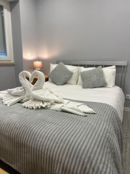 Apartment Duplex Com Jacuzzi Em Olival Basto Lisbon
